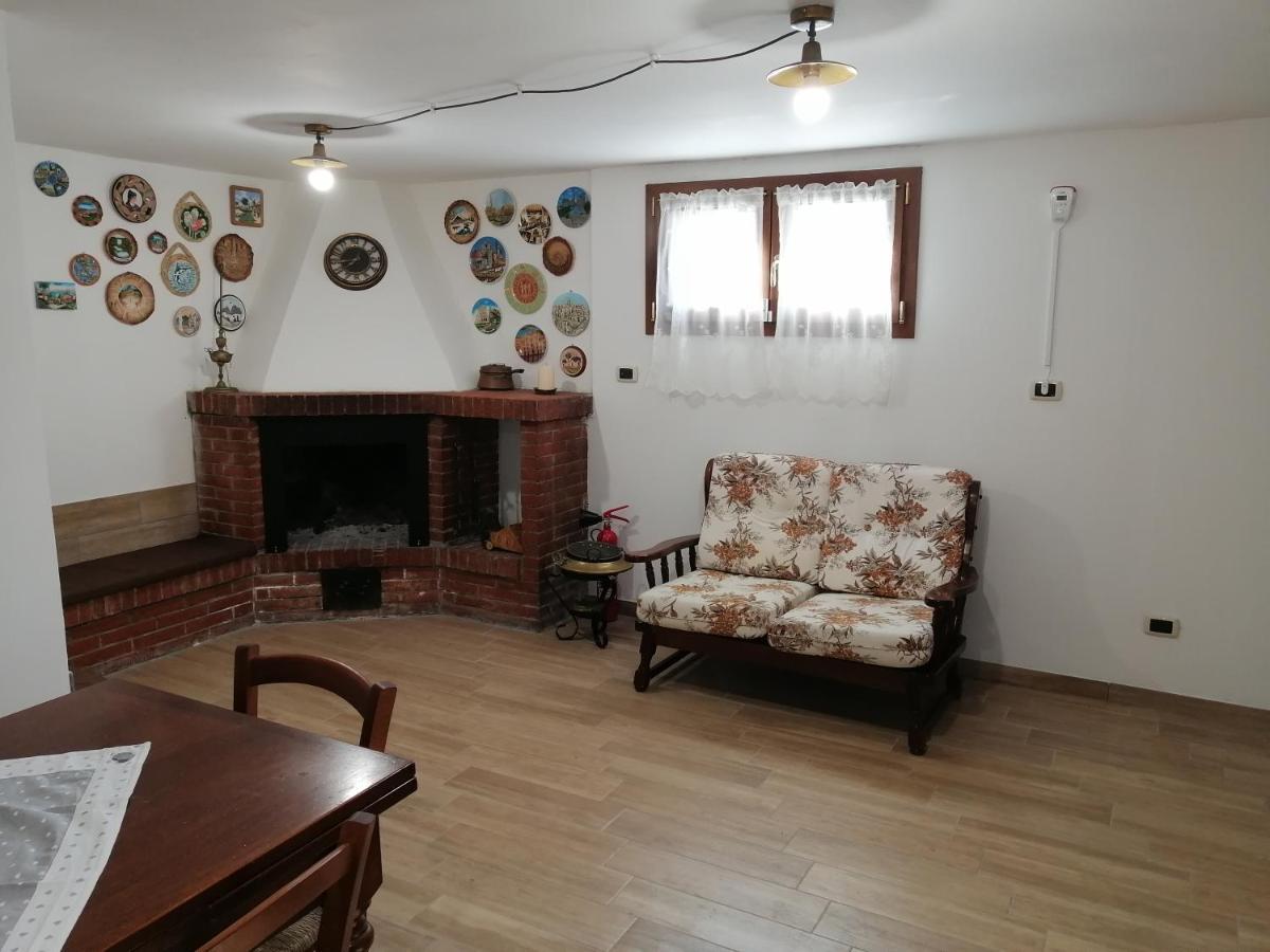 La Casa Del Borgo-Intero Appartamento 拉蒂纳 外观 照片